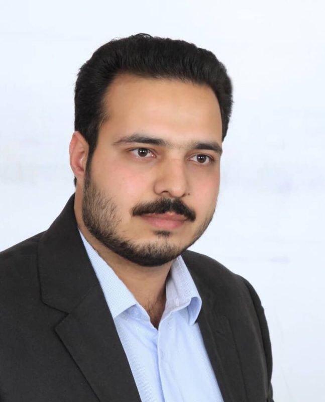 اقای مسعود رادنژاد نماینده پخش محصولات اومرو در شهر نیشابور